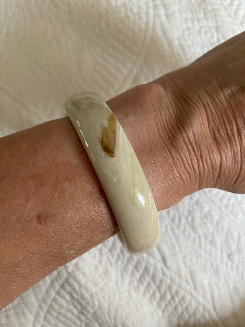 Cream & gold swirl bangle bracelet